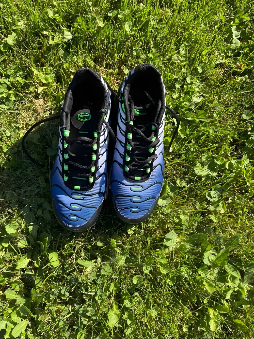Men's Blue Athletic Sneakers with Green Accents